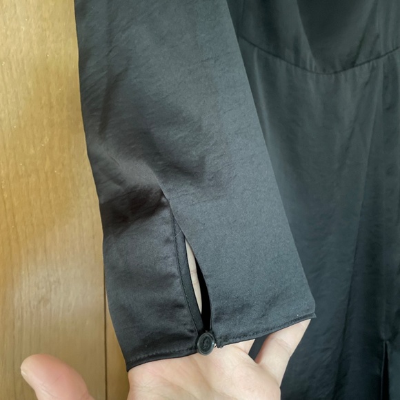 Aritzia Wilfred black Bridgerton satin long sleeve midi dress - Picture 3 of 6